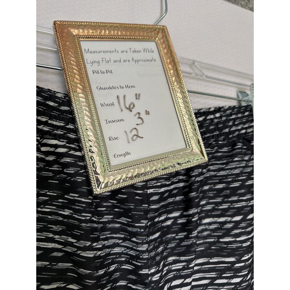 Under Armour‎ HeatGear Running Shorts Women Large Black Gray Athletic - Picture 7 of 8